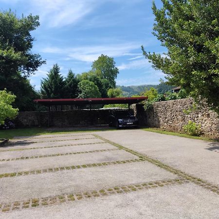 Posada Real La Montañesa Corrales De Buelna Exterior foto